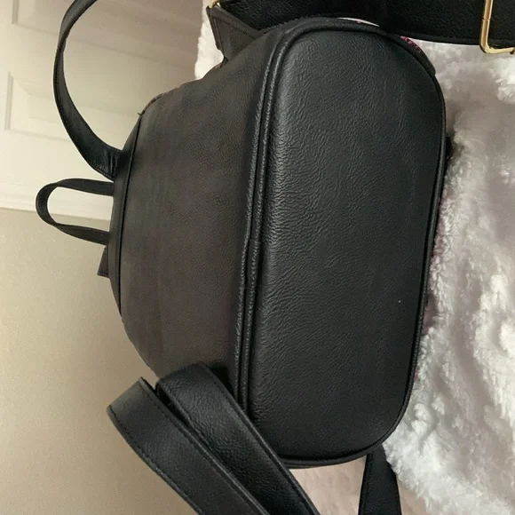 Loungefly Disney Cruella Deville, rebel mini backpack with matching wallet - Picture 3 of 7